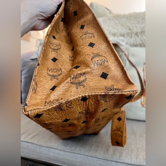 ⭐️COA⭐️ MCM VISETOS SHOPPER TOTE~MADE IN GERMANY~ ⚡️BEAUTIFUL VINTAGE BAG⚡️ - Picture 8 of 16